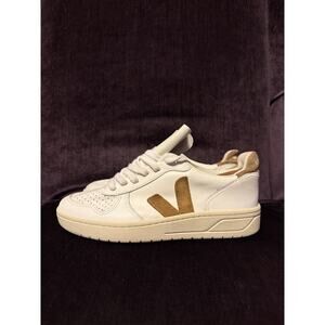 Veja V10 Leather Sneakers - White / Camel Suede Shoes Mens 6/Women’s 7.5